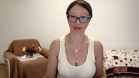 Snapshot of bellarose_2020 chatting on 16, 7, 2026 Emma online show from 16, 7, 2026