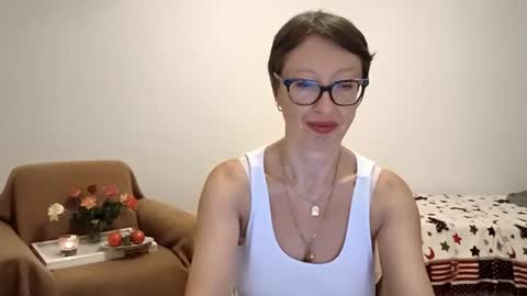 Snapshot of bellarose_2020 chatting on 18, 7, 2026 Emma online show from 18, 7, 2026