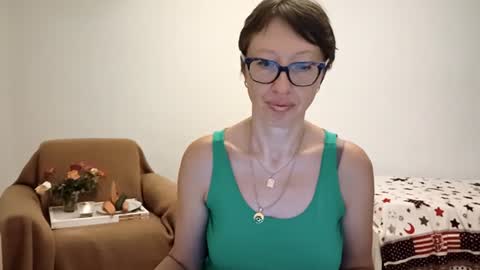 Snapshot of bellarose_2020 chatting on 19, 7, 2026 Emma online show from 19, 7, 2026