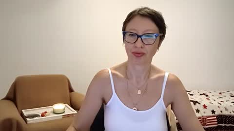 Snapshot of bellarose_2020 chatting on 22, 7, 2026 Emma online show from 22, 7, 2026