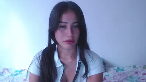 Snapshot of bellaroses__ chatting on 21, 7, 2026 Bella online show from 21, 7, 2026