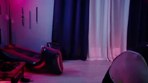 Bellaskeykeeper online show from 25, 3, 2026