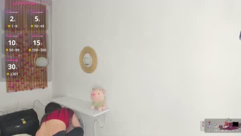 Snapshot of bellawoods_ chatting on 27, 6, 2026 laukyubey online show from 27, 6, 2026