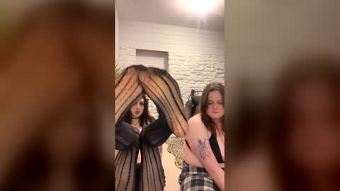 bellaxlauren online show from 24, 2, 2026