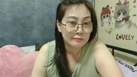 Bella online show from 4, 3, 2025