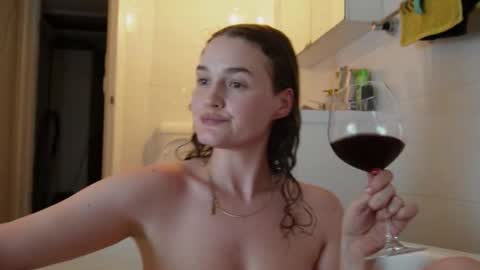 Snapshot of bellebabyboo chatting on 14, 9, 2025 BELLE online show from 14, 9, 2025