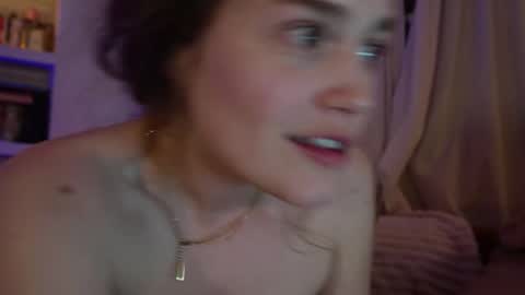 Snapshot of bellebabyboo chatting on 26, 9, 2025 BELLE online show from 26, 9, 2025