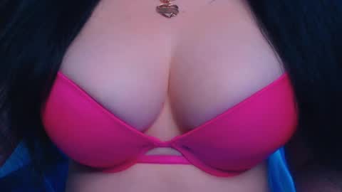 Snapshot of bellelovexx chatting on 3, 12, 2024 Hello I am kind friendly and cute girl online show from 3, 12, 2024