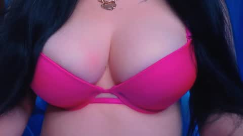 Snapshot of bellelovexx chatting on 4, 12, 2024 Hello I am kind friendly and cute girl online show from 4, 12, 2024