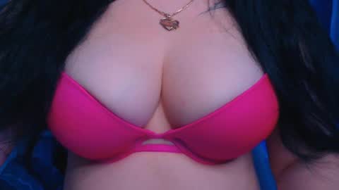 Snapshot of bellelovexx chatting on 9, 12, 2024 Hello I am kind friendly and cute girl online show from 9, 12, 2024