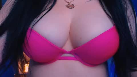 Snapshot of bellelovexx chatting on 12, 12, 2024 Hello I am kind friendly and cute girl online show from 12, 12, 2024