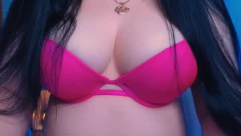 Snapshot of bellelovexx chatting on 14, 12, 2024 Hello I am kind friendly and cute girl online show from 14, 12, 2024