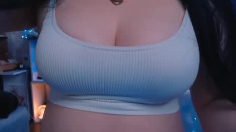 Snapshot of bellelovexx chatting on 20, 12, 2024 Hello I am kind friendly and cute girl online show from 20, 12, 2024