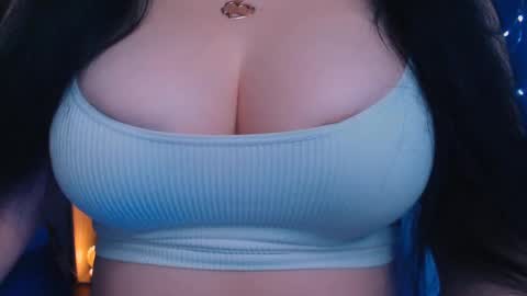 Snapshot of bellelovexx chatting on 23, 12, 2024 Hello I am kind friendly and cute girl online show from 23, 12, 2024