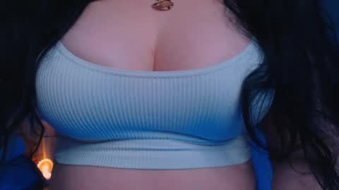 Snapshot of bellelovexx chatting on 15, 1, 2025 Hello I am kind friendly and cute girl online show from 15, 1, 2025