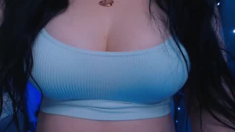 Snapshot of bellelovexx chatting on 22, 1, 2025 Hello I am kind friendly and cute girl online show from 22, 1, 2025