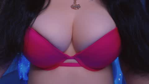 Snapshot of bellelovexx chatting on 23, 1, 2025 Hello I am kind friendly and cute girl online show from 23, 1, 2025