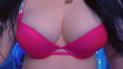 Snapshot of bellelovexx chatting on 27, 1, 2025 Hello I am kind friendly and cute girl online show from 27, 1, 2025