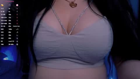 Snapshot of bellelovexx chatting on 11, 9, 2025 Hello I am kind friendly and cute girl online show from 11, 9, 2025