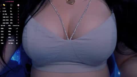 Snapshot of bellelovexx chatting on 11, 9, 2025 Hello I am kind friendly and cute girl online show from 11, 9, 2025