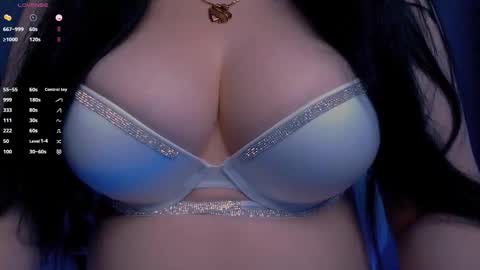 Snapshot of bellelovexx chatting on 27, 9, 2025 Hello I am kind friendly and cute girl online show from 27, 9, 2025