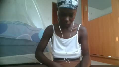 Snapshot of beller_anner chatting on 8, 10, 2025 beller_anner online show from 8, 10, 2025