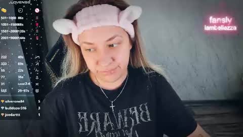 Snapshot of bellezza_ chatting on 17, 6, 2026 Your Annabelle Wolf online show from 17, 6, 2026