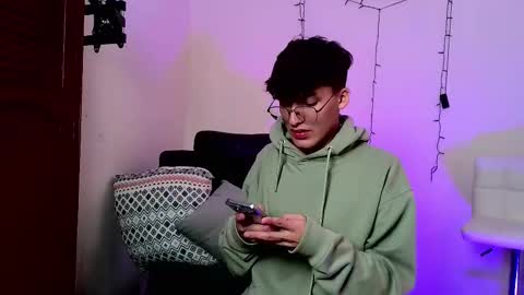 Neon online show from 12, 11, 2025