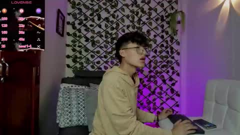 Neon online show from 17, 12, 2025