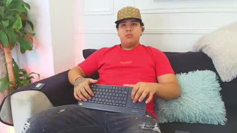 bennett_alejoo online show from 5, 11, 2025