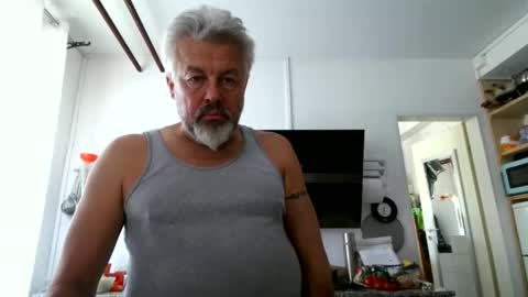 Snapshot of berg_boy chatting on 4, 6, 2026 Martin online show from 4, 6, 2026