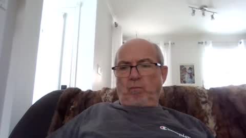 Snapshot of bernard1102 chatting on 2, 12, 2024 bernard1102 online show from 2, 12, 2024