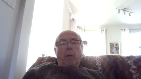 Snapshot of bernard1102 chatting on 26, 12, 2024 bernard1102 online show from 26, 12, 2024