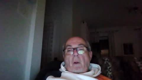 Snapshot of bernard1102 chatting on 30, 12, 2024 bernard1102 online show from 30, 12, 2024
