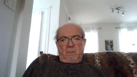 Snapshot of bernard1102 chatting on 2, 1, 2025 bernard1102 online show from 2, 1, 2025