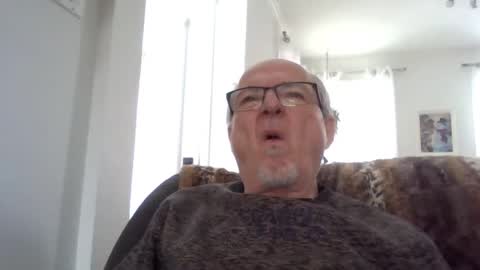 Snapshot of bernard1102 chatting on 3, 1, 2025 bernard1102 online show from 3, 1, 2025