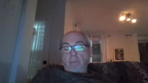 Snapshot of bernard1102 chatting on 8, 1, 2025 bernard1102 online show from 8, 1, 2025