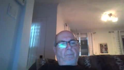 Snapshot of bernard1102 chatting on 13, 1, 2025 bernard1102 online show from 13, 1, 2025