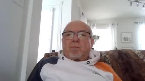 Snapshot of bernard1102 chatting on 23, 1, 2025 bernard1102 online show from 23, 1, 2025