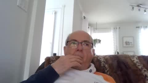 Snapshot of bernard1102 chatting on 27, 1, 2025 bernard1102 online show from 27, 1, 2025