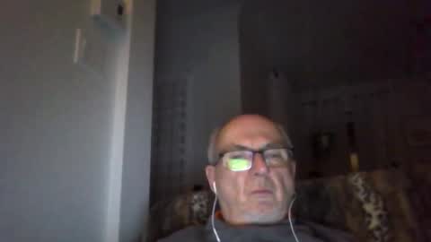 Snapshot of bernard1102 chatting on 3, 2, 2025 bernard1102 online show from 3, 2, 2025