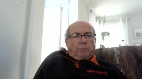 Snapshot of bernard1102 chatting on 28, 2, 2025 bernard1102 online show from 28, 2, 2025