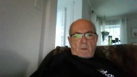 Snapshot of bernard1102 chatting on 11, 9, 2025 bernard1102 online show from 11, 9, 2025