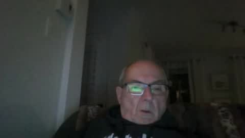 Snapshot of bernard1102 chatting on 17, 9, 2025 bernard1102 online show from 17, 9, 2025