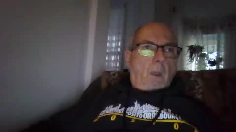 Snapshot of bernard1102 chatting on 20, 9, 2025 bernard1102 online show from 20, 9, 2025