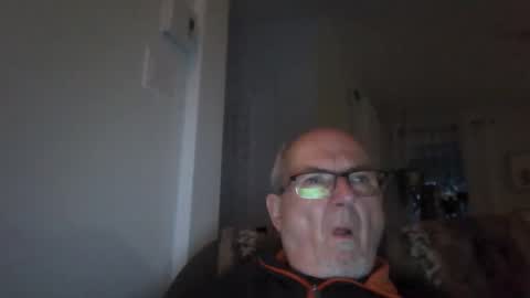 Snapshot of bernard1102 chatting on 25, 9, 2025 bernard1102 online show from 25, 9, 2025