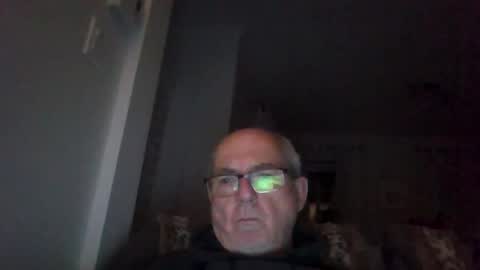 Snapshot of bernard1102 chatting on 1, 10, 2025 bernard1102 online show from 1, 10, 2025