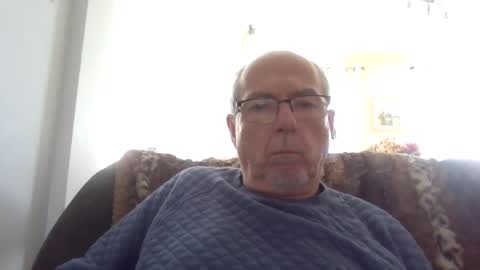 Snapshot of bernard1102 chatting on 4, 10, 2025 bernard1102 online show from 4, 10, 2025