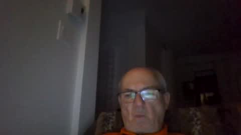 Snapshot of bernard1102 chatting on 8, 10, 2025 bernard1102 online show from 8, 10, 2025