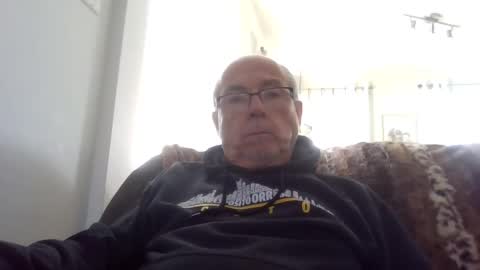 Snapshot of bernard1102 chatting on 9, 10, 2025 bernard1102 online show from 9, 10, 2025